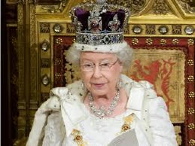  الملكة إليزابيث الثانية ملكة بريطانيا 