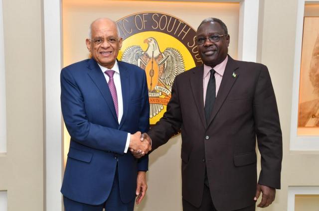 على عبد العال يلتقى  مارتن لومورو وزير شئون مجلس الوزراء فى جنوب السودان
