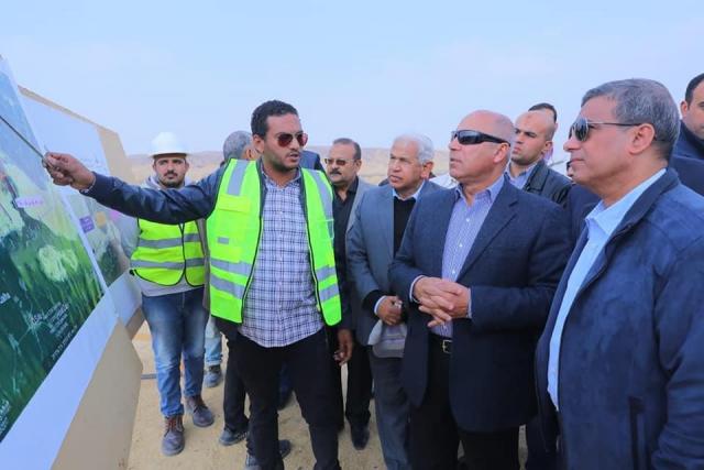 وزير النقل يتفقد أعمال تطوير طريق «القاهرة– أسوان» الصحراوي الغربي