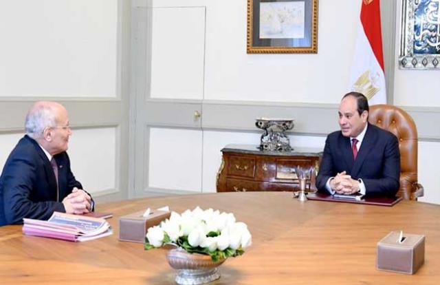 الرئيس السيسي يجتمع مع وزير الدولة للإنتاج الحربي