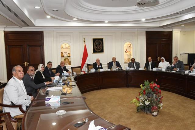 وزير الإسكان ومحافظ بورسعيد يتابعان المشروعات المختلفة الجارى تنفيذها بالمحافظة