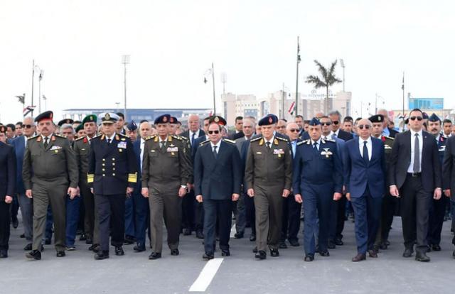 نتيجة بحث الصور عن بطلقات المدفعية.. تشييع الجنازة العسكرية لمبارك.. والرئيس السيسي يقدم التعازي لأسرته