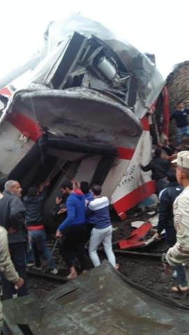 اصطدام قطارين في إمبابة وأنباء عن وقوع إصابات وضحايا