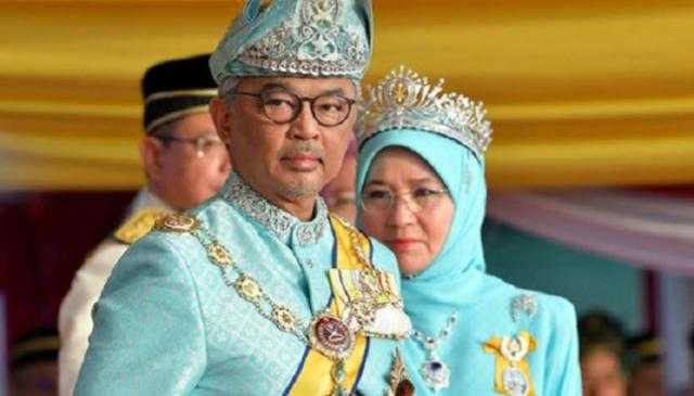 وضع ملك وملكة ماليزيا في الحجر الصحي بعد اختراق كورونا البلاط الملكي