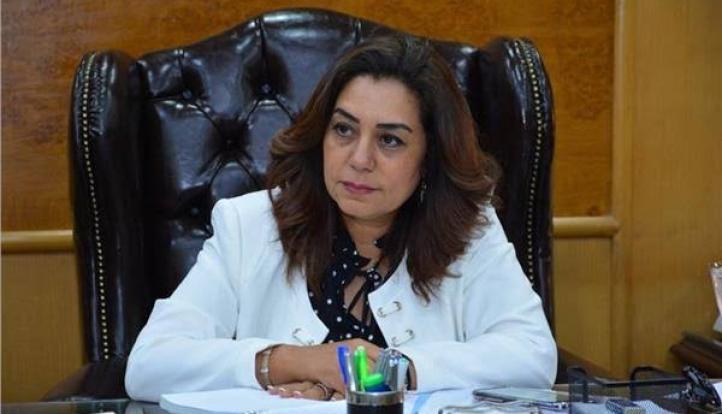 وزيرة التنمية المحلية والبيئة تتلقى تقريراً من مركز سيطرة الشبكة الوطنية للطوارئ والسلامة العامة بالوزارة حول متابعة سوء الأحوال الجوية وعدم الاستقرار في الطقس بالمحافظات