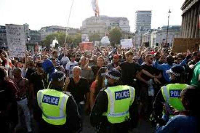 الاحتجاجات تشتعل بـ لندن.. قيود إغلاق البلاد بسبب كوفيد-19 تنتهك حقوقهم الإنسانية