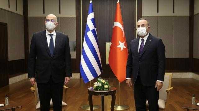 ”اشتباك لفظي” خلال مؤتمر صحفي لوزيري خارجية تركيا واليونان في أنقرة  