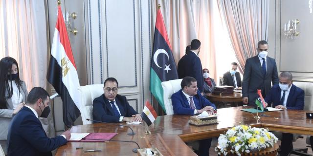 «مدبولى» ونظيره الليبي يشهدان التوقيع على 11 وثيقة لتعزيز التعاون بين البلدين