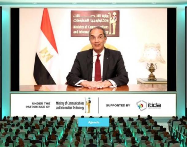 لدكتور عمرو طلعت وزير الاتصالات