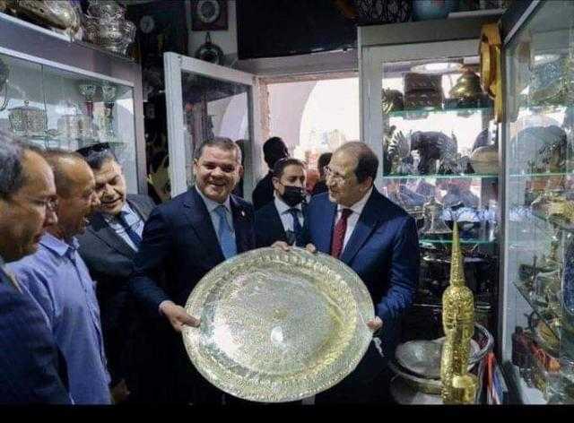 الدبيبة يصطحب الوزير عباس كامل في جولة لأبرز معالم طرابلس..فيديو