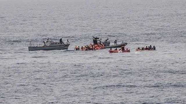 إنقاذ 16 سورياً من الغرق قبالة السواحل التونسية