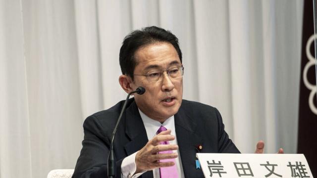 رئيس وزراء اليابان: الوضع في أوكرانيا ”متوتر” وسنعمل مع دول مجموعة السبع بشأن هذه القضية