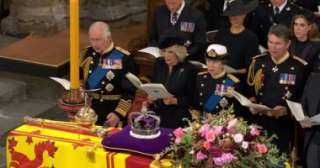 عزف النشيد الوطني للملك تشارلز الثالث لأول مرة