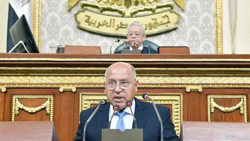 نواب البرلمان يواجهون وزير النقل.. والشيشيني: طمعان فى كوبرى مشاه بدل ما العيال تغرق
