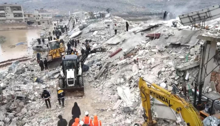 سوريا: ارتفاع عدد ضحايا الزلزال المدمر إلى 430 قتيلا و1315 مصابا