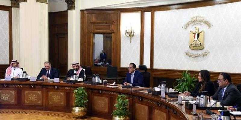 رئيس الوزراء يستعرض فرص زيادة الاستثمار لشركة ”المراعي” السعودية في مصر