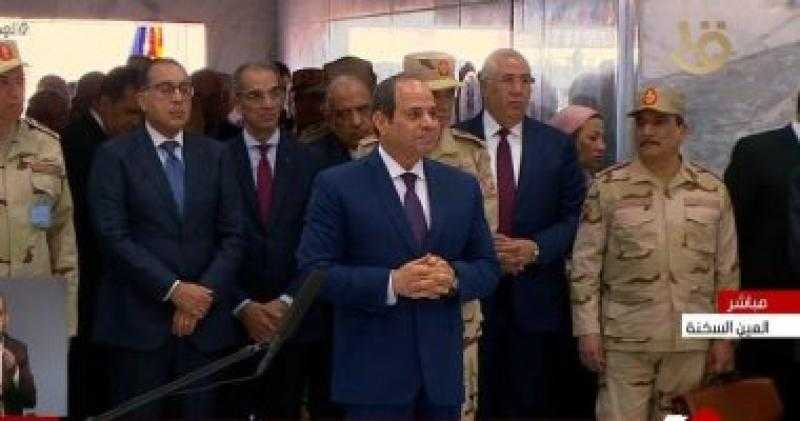 جولة تفقدية للرئيس السيسي في مجمع مصانع الأسمدة الأزوتية بالعين السخنة
