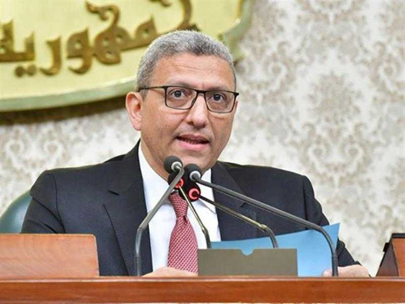 وكيل أول النواب ناعياً الأستاذ الدكتور احمد عمادالدين وزير الصحة الأسبق: كان نموذجاً ملهماً للعطاء النابض بالحكمة والإنسانية.