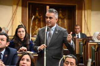 النائب أحمد فتحي يتقدم بأوراق الترشح لانتخابات مجلس النواب عن حزب الجبهة