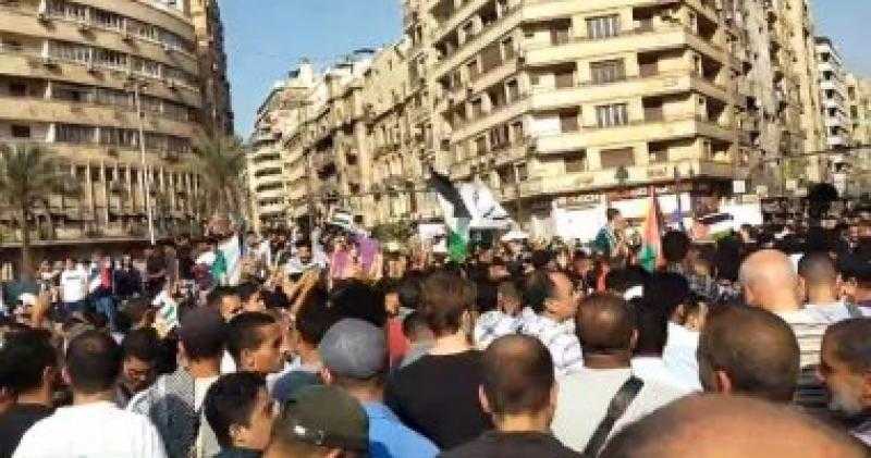 مسيرة فى ميدان التحرير لتأييد الموقف المصرى والتنديد بجرائم الاحتلال فى غزة