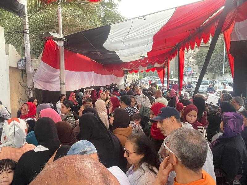 العمرانية تشهد اقبالا كثيفا من المواطنين في ثاني أيام انتخابات الرئاسة