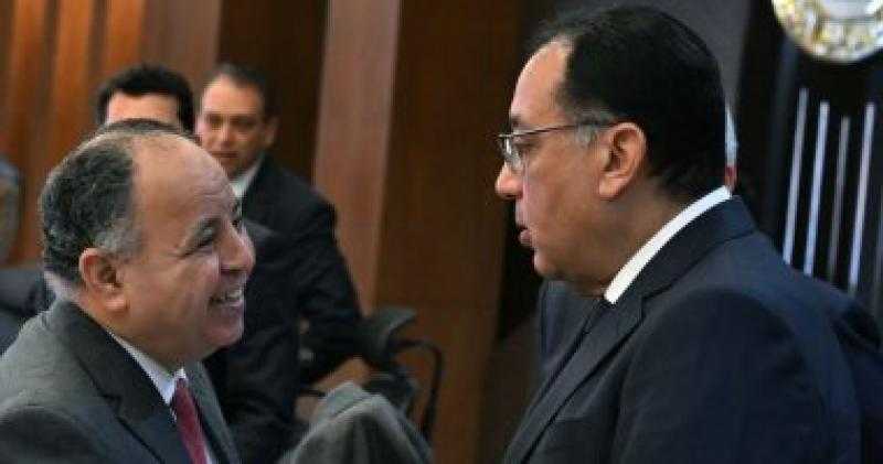 وزير المالية يستعرض موقف مبادرة استيراد سيارات المصريين بالخارج
