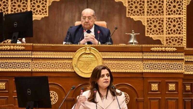 وزيرة الهجرة لنواب الشيوخ: أنا طولت فى كلمتي.. ورئيس المجلس: رمضان كريم ونشكرك علي العرض الوافي