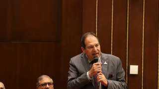 يدعو لاستخدام حصيلة الضرائب فى المنطقة الملتزمة بالدفع