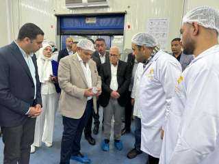 وزير التجارة والصناعة ومحافظ بورسعيد يتفقدان مصنع بورسعيد ستار لإنتاج الأسماك المدخنة