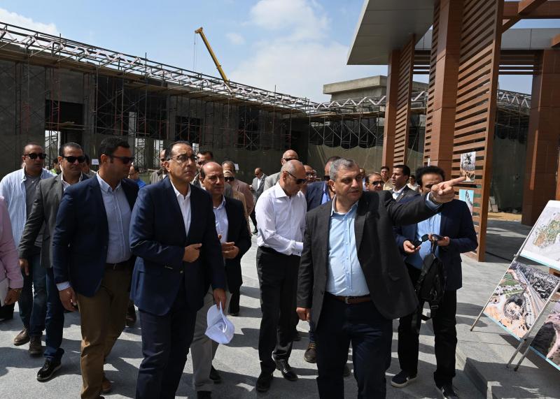 رئيس الوزراء يتفقد عددا من مشروعات القاهرة التاريخية