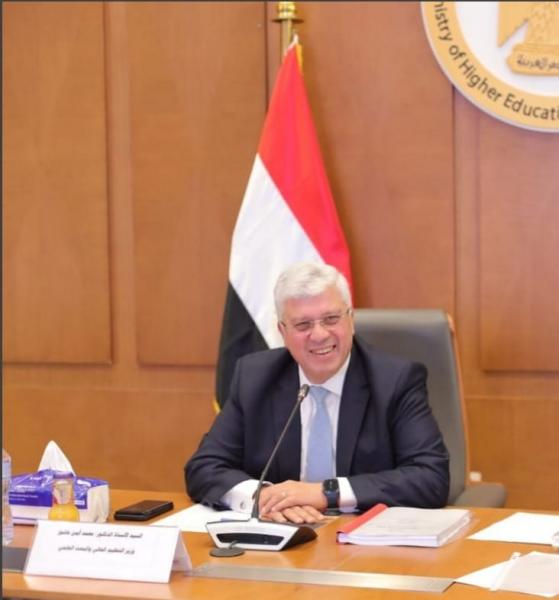 الدكتور أيمن عاشور وزير التعليم العالي