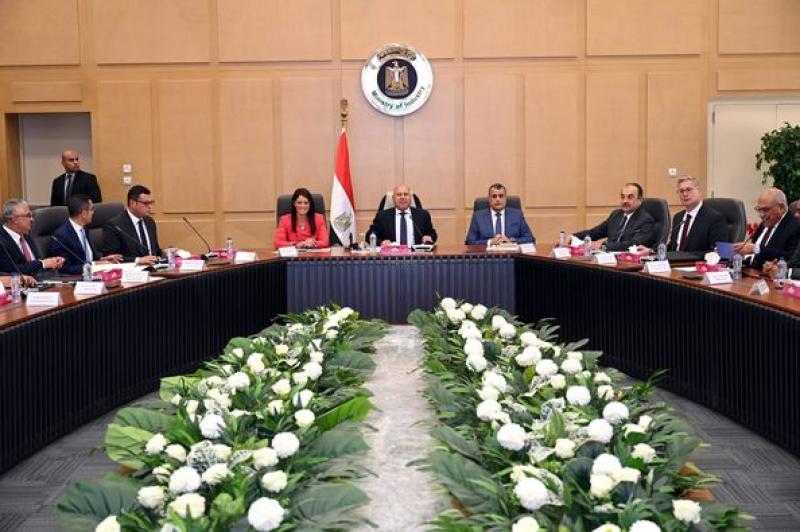 كامل الوزير وزير الصناعة والنقل