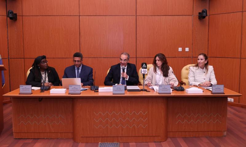 عمرو طلعت وزير الاتصالات وتكنولوجيا المعلومات