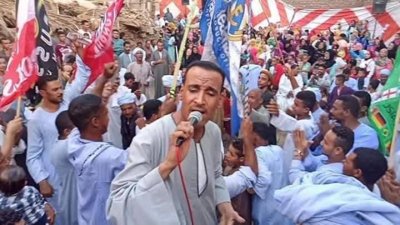 لا للتهجير.. الفنان الصعيدي علاء أبو الريش يعبر عن موقف المصريين في حفل زفاف صعيدي