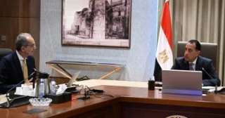 مدبولي يتابع جهود الحكومة لتحويل السيارات للعمل بالغاز الطبيعي