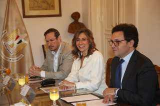 وزير الثقافة يجتمع بلجنة اختيار الرئيس الجديد لأكاديمية الفنون
