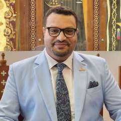 أحمد القناوي يقدّم ”شباب غير العالم” عبر منصة ”5 سياسة”