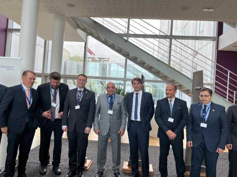 على هامش زيارته إلى فرنسا..وزير الكهرباء والطاقة المتجددة يزور مصنعي ”ارابيل سوليوشن” و ”فورماتوم” لمتابعة مستجدات تصنيع المهمات وتوربينات توليد الكهرباء الخاصة بمفاعلات محطة الضبعة النووية