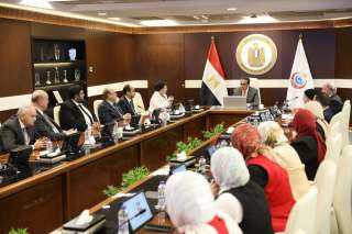 وزير الصحة يشهد تسليم شهادات اجتياز الدبلوم الاحترافي لإجراءات إدارة الأعمال ضمن خطة تطوير الرعاية الصحية الأولية