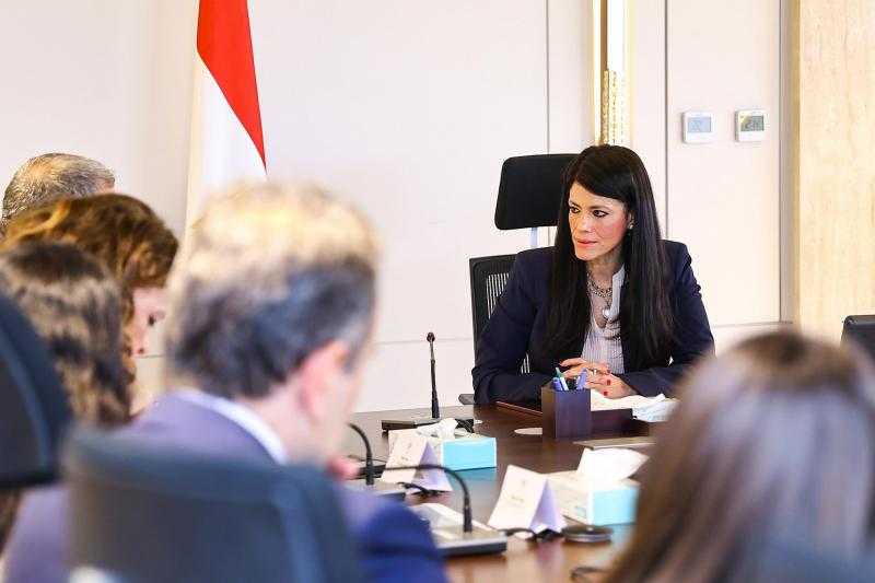 الدكتورة رانيا المشاط تتابع مع البنك الأوروبي لإعادة الإعمار والتنمية الخطوات المقبلة للاستفادة من برنامج خفض الانبعاثات بقطاع الصناعة التابع لصندوق CIF وتنفيذ برنامج «نُوفّي»