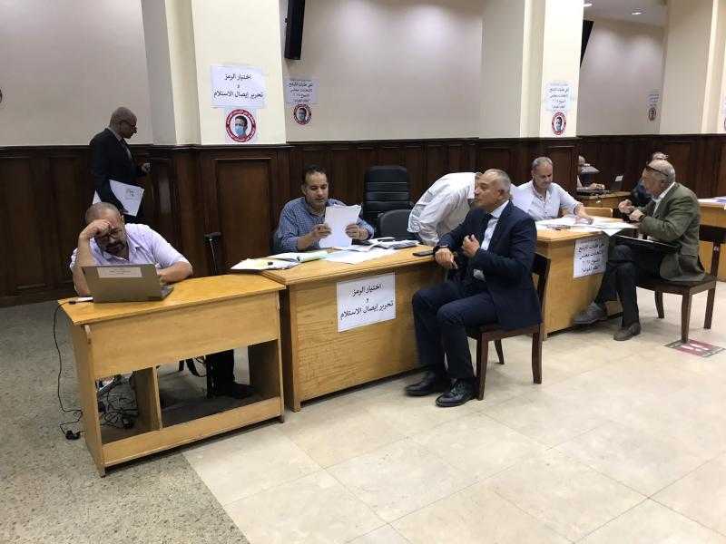 نائب وزير الإسكان السابق يتقدم بأوراق ترشحه لانتخابات مجلس الشيوخ عن حزب العدل