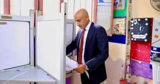 وزير التربية والتعليم يدلي بصوته فى انتخابات الشيوخ بمصر الجديدة