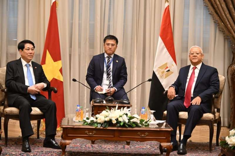 بوابة البرلمان
