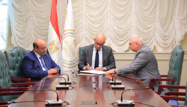 وزير التربية والتعليم يعتمد نتيجة امتحانات الدبلومات الفنية الدور الثاني2025بنسبة نجاح (89.88%)