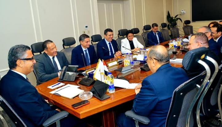 وزير التموين والتجارة الداخلية يبحث مع العضو المنتدب والرئيس التنفيذي لشركة “أورانج مصر” تعزيز التعاون في الخدمات الرقمية بمشروع تطوير المجمعات الاستهلاكية والمنافذ التموينية “كاري أون”