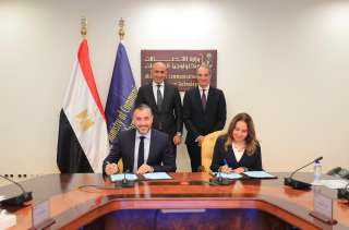 توقيع مذكرة تفاهم بين وزارة الاتصالات و”إتش بي مصر” لتنفيذ برنامج HP IDEA في مدارس WE