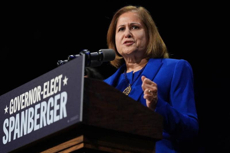 غزالة هاشمي.. مسلمة تكسر الحواجز وتفوز بمنصب بارز في إحدى الولايات الأمريكية