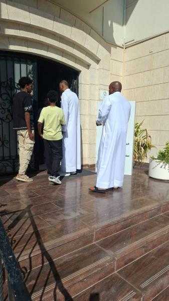 المصريون فى البحرين يتوافدون على مقر السفارة للمشاركة بانتخابات مجلس النواب