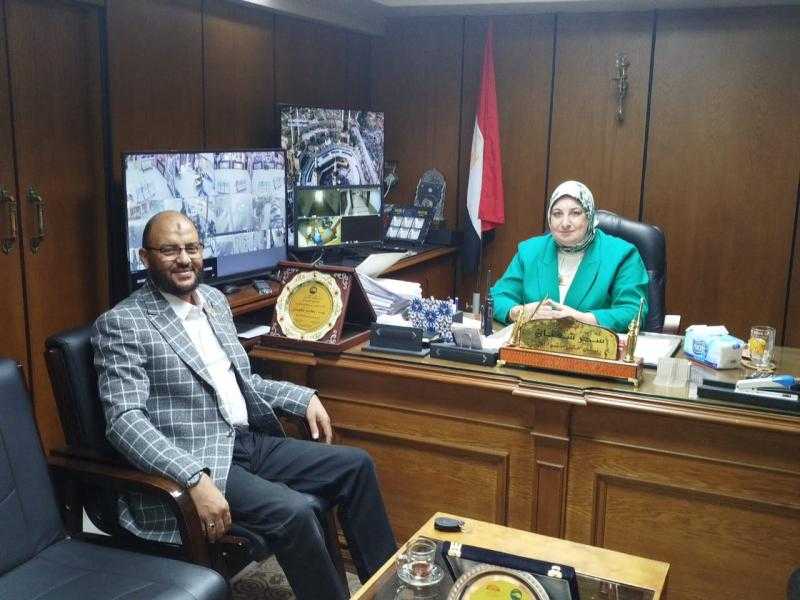 زين العابدين كامل” نائب الشيوخ يلتقي رئيس حي المنتزه أول لبحث مشكلات المواطنين