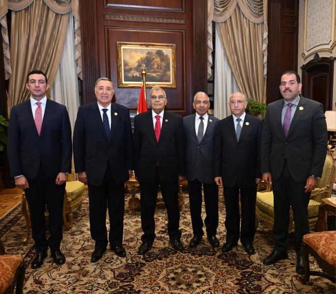 رئيس مجلس الشيوخ يستقبل رئيس المحكمة الدستورية العليا لبحث تعزيز التعاون بين المؤسستين